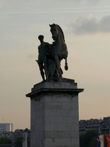 Horseman on the Pont D_Iena.JPG